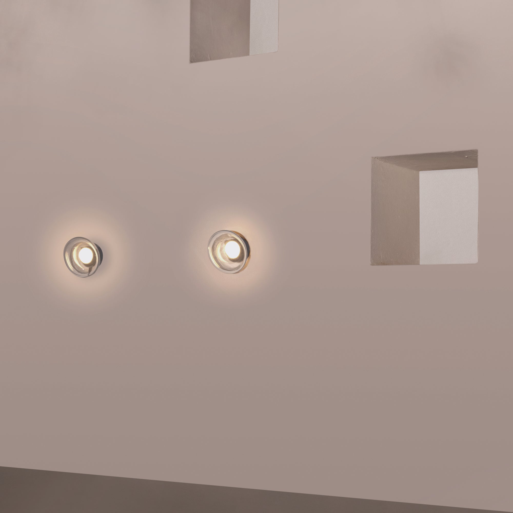 Agua Wall Lamp