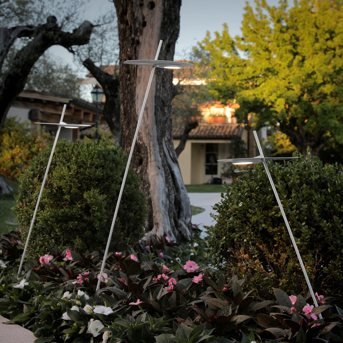 Xana Outdoor Floor Lamp